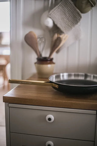 The Designer's Secret Ingredient: Lebrillo Bowls and Artisan Kitchenware Are Defining Luxury Kitchen Styling in 2026