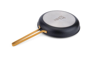 Modell Xb - Frying Pan, Black with Details of Brass