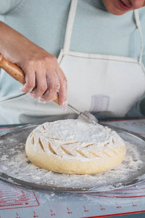 Season and Stir™ 9" bread Scoring lame for dough slashing with with 5 blades